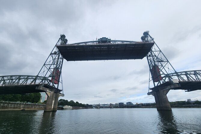 Portland's Ultimate 12 Historic Bridges' Scenic Boat Tour - Key Points