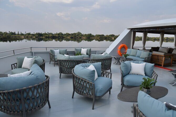 Pot & Signature Cruise Experience on the Zambezi River - The Sum Up