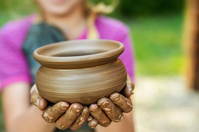 Pottery wheel class in Toronto Bay&Dundas - Key Points