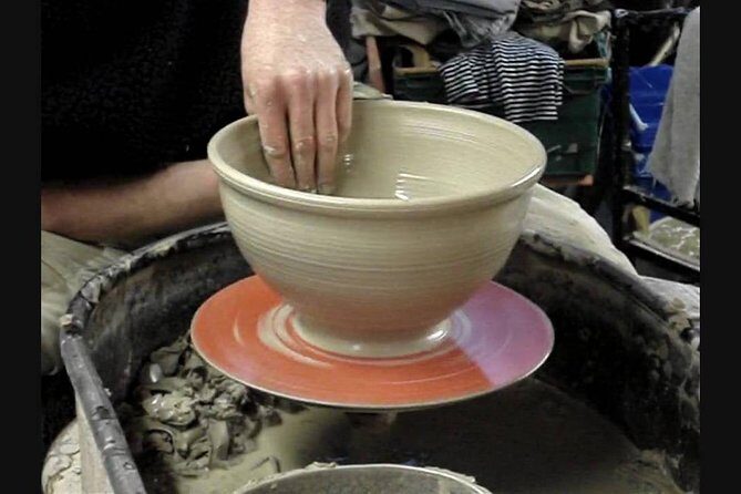 Pottery wheel class in Toronto Bay&Dundas - Exploring the Pottery Class in Toronto: What’s Included?