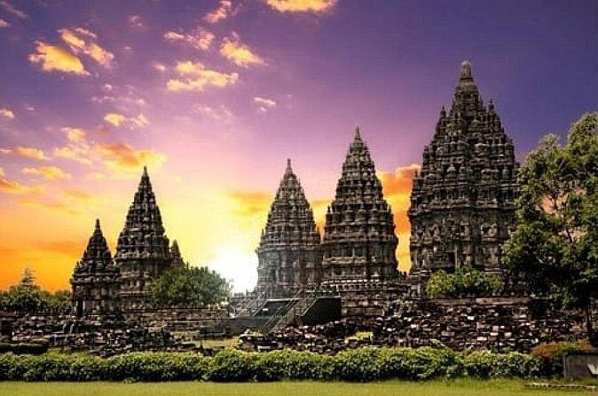 Prambanan Sunset and Ramayana Ballet with Dinner - FAQs