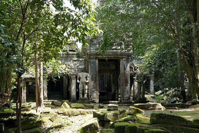 Preah Khan, Neak Pean and Pre-Rup Private Tour - Discovering Cambodia’s Hidden Temple Gems