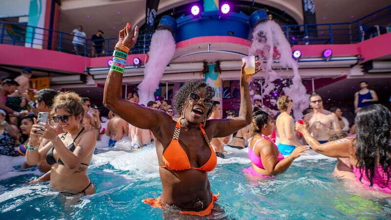 Premium Beach Party Coco Bongo - Authentic Experiences and Guest Feedback