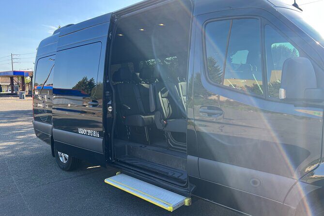 Premium Transfer From Seattle to SEATAC Airport(or Reverse Trip) - Comparing to Other Options