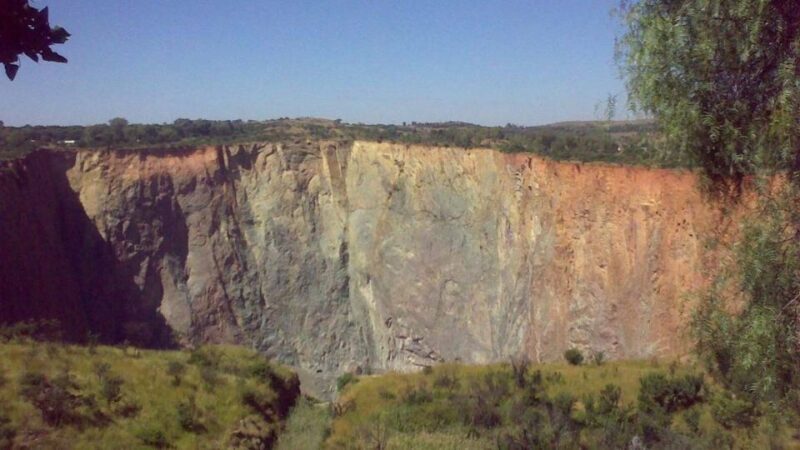 Pretoria: Cullinan Surface Diamond Mine Walking Tour - An In-Depth Look at the Cullinan Surface Diamond Mine Tour