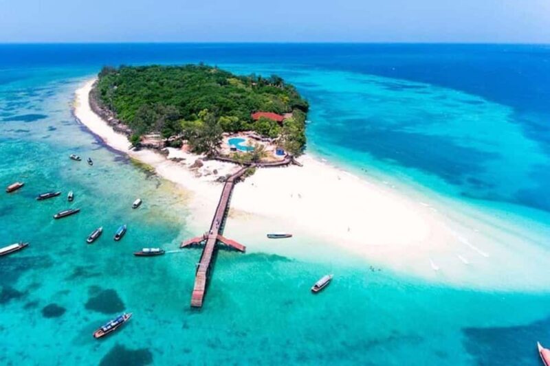 PRISON ISLAND AND NAKUPENDA SANDBANK UNVEILED EXCURSION - Key Points