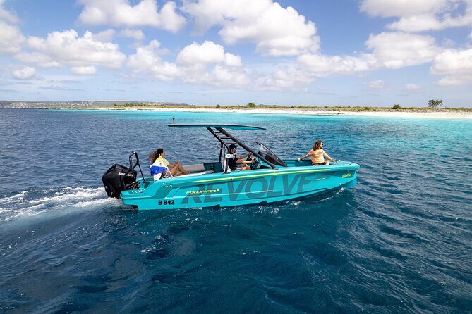 Private 2 hour boat excursion along the coast - Key Points