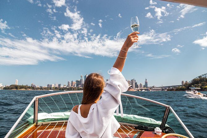 Private 2 Hour Icons and Highlights Cruise of Sydney Harbour - Key Points