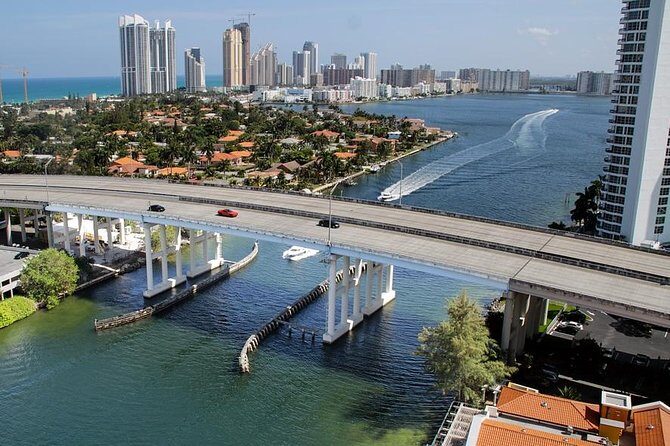 Private 4-hours City Tour of Miami with private driver/guide - The Sum Up