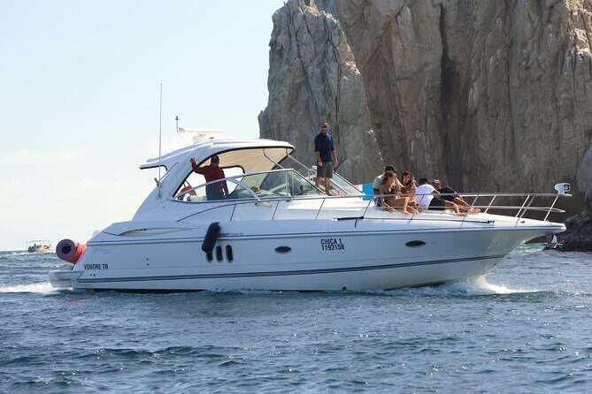 Private 42-foot luxury yacht tour in Los Cabos - The Iconic El Arco and Nearby Beaches