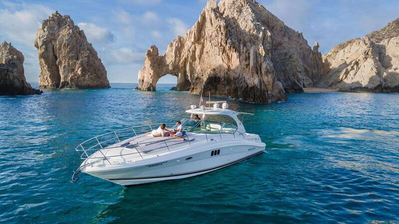 Private 45' Yacht in Cabo - Key Points