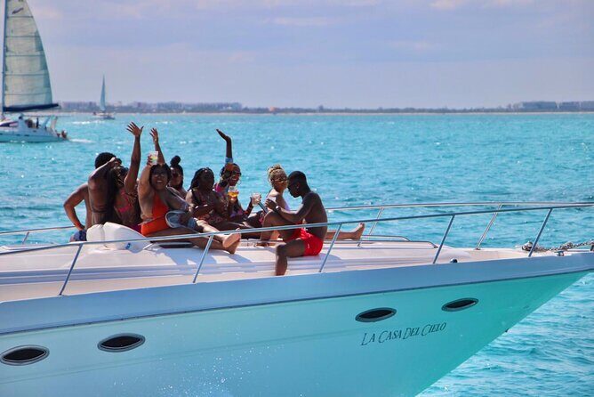 Private 50FT Yacht Rental in Cancún P8 - The Experience You Can Expect