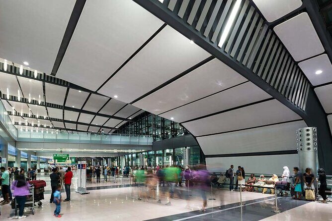 Private Airport/hotel Transfers - The Experience of Booking and Arrival