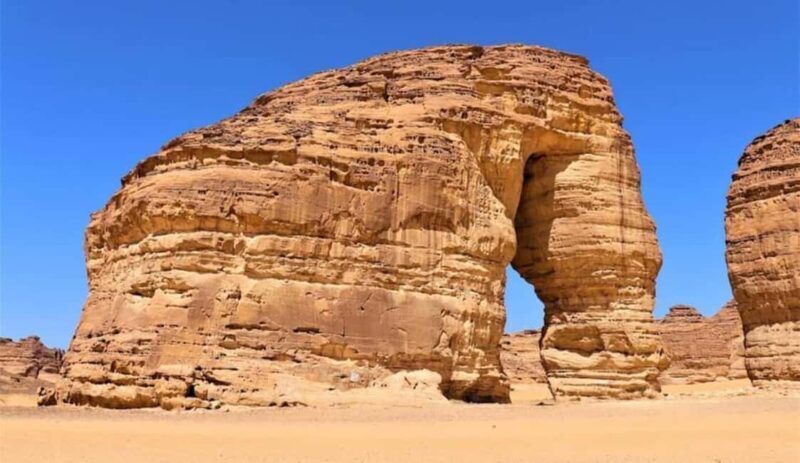 Private Alula Full or Half-Day City Tour with Elephant Rock - Key Points