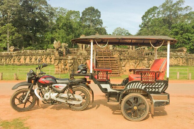 Private Angkor Tour With Local Guide & Inclusive Lunch - Visiting Angkor Wat: The Iconic Marvel