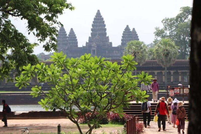 Private Angkor Wat Sunset Tour with Lunch and Snack Included - Key Points