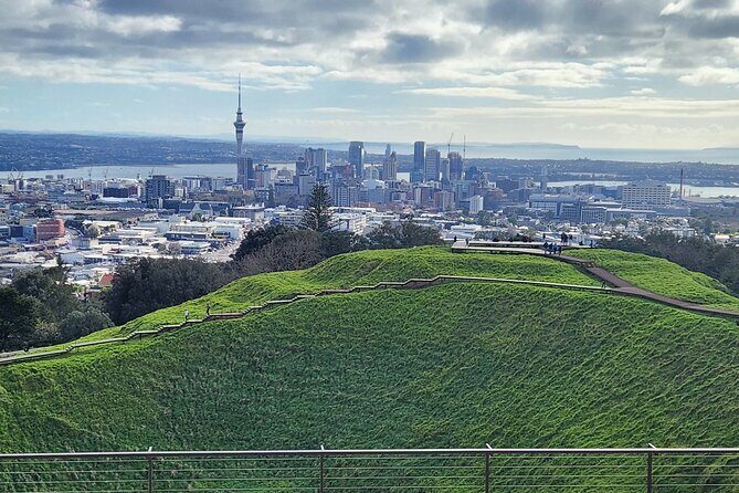 Private Auckland best Spots + Piha beach and rainforest day Tour - FAQ