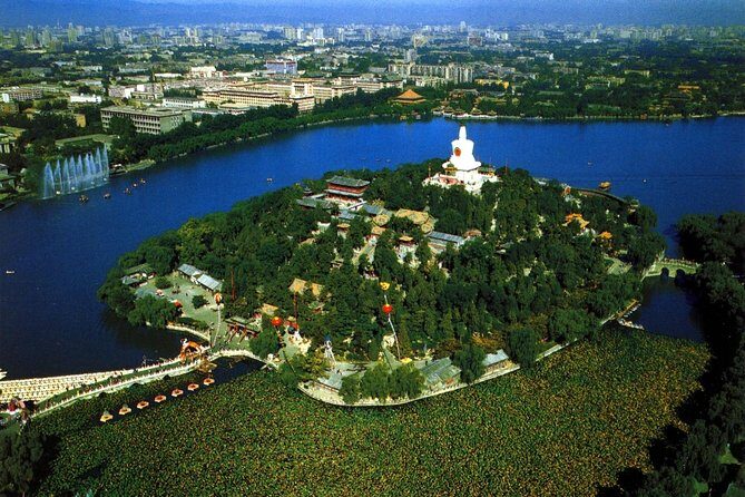 Private Beijing Jingshan Hill, Beihai, and Hutongs with Imperial Lunch/Dinner - The Experience in Context