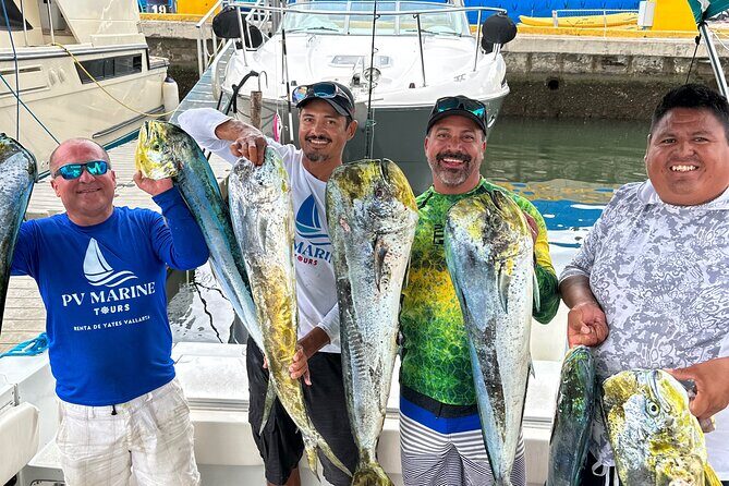 Private Boat Fishing in the Bay of Puerto Vallarta - The Boat and Crew