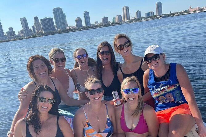 Private Boat: Island Cruise and Dolphins - An In-Depth Look at the Cruise Experience