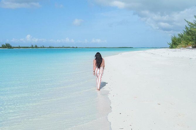 Private Boat Tours to outer islands, snacks drinks- snorkel- cruise! - The Sum Up