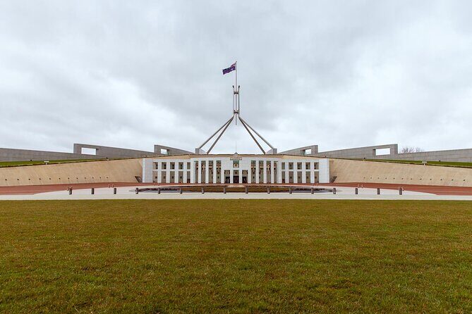 Private Canberra Tour In a Mercedes From Sydney - FAQ