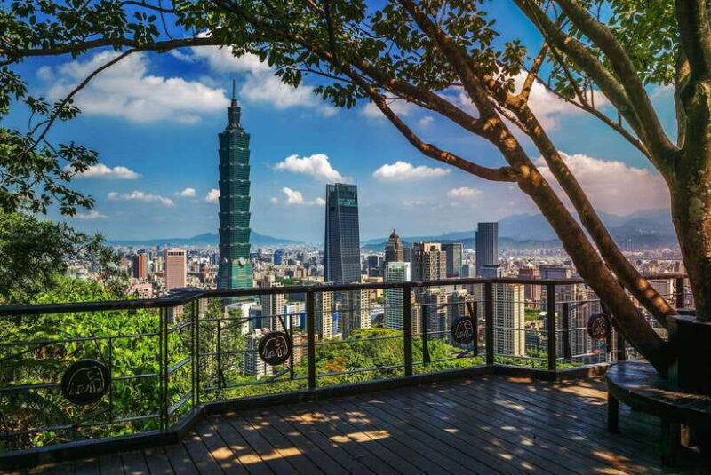 Private Car: 8-Hour Customized Taipei City Exploration! - Key Points