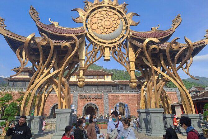 Private car and cable car ticket to the Ba Na hills and Golden Bridge - In-Depth Review of the Tour Experience