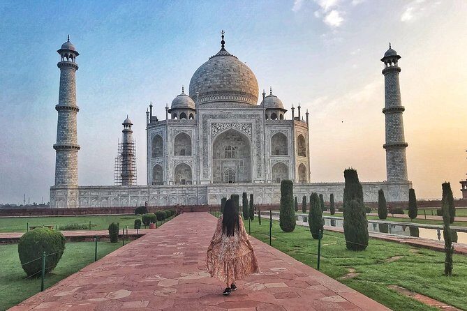 Private Car from Delhi to Taj Mahal with Driver and Local Guide - Key Points