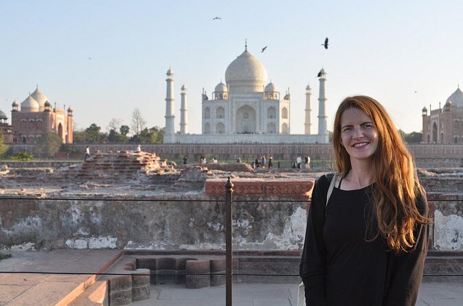 Private Car from Delhi to Taj Mahal with Driver and Local Guide - The Experience in Practice