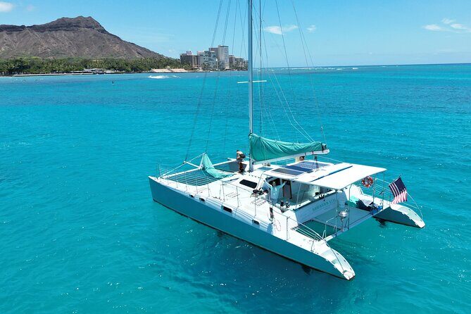 Private Catamaran Charter in Waikiki (1-6 Guests) - Key Points
