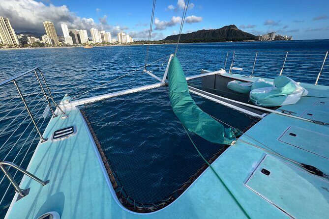 Private Catamaran Charter in Waikiki (1-6 Guests) - FAQ