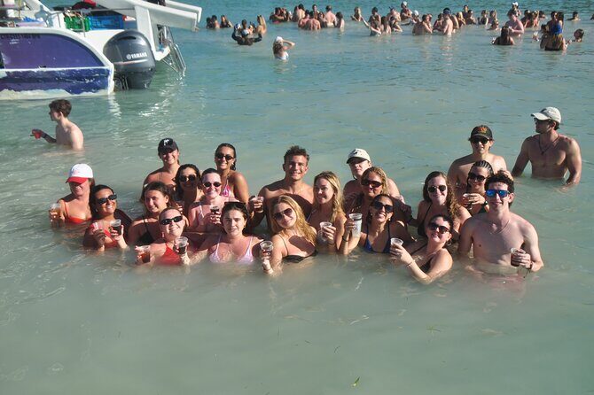 Private Catamaran Cruise with Slide & unlimited drinks - FAQ