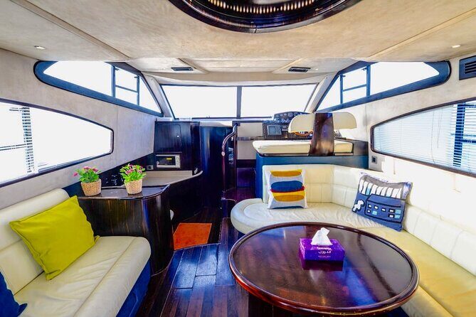 Private Charter Yacht: Dubai Marina, Atlantis And Burj al Arab - Analyzing the Value for Money