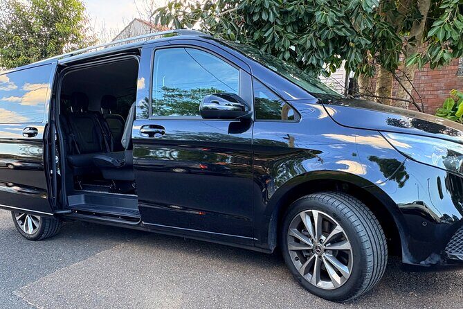 Private Chauffeur Transfer from Sydney Airport to Sydney City - A Closer Look at the Transfer Experience