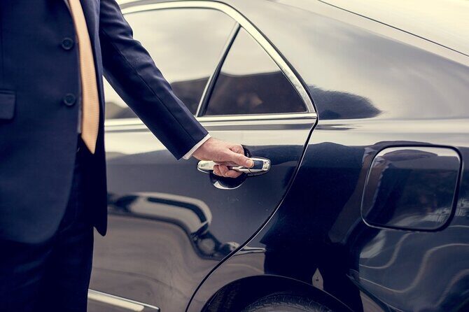Private Chauffeured Airport Departure Transfers in Sydney - Who Would Benefit Most?