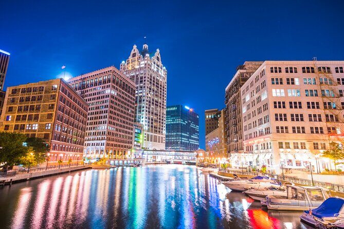 Private Christmas Lights Tour of Milwaukee Magic - The Experience: Breaking Down the Tour