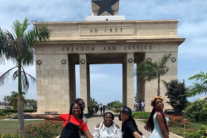 Private City Tour in Accra with Hotel Pickup and Lunch - Who Is This Tour Best For?