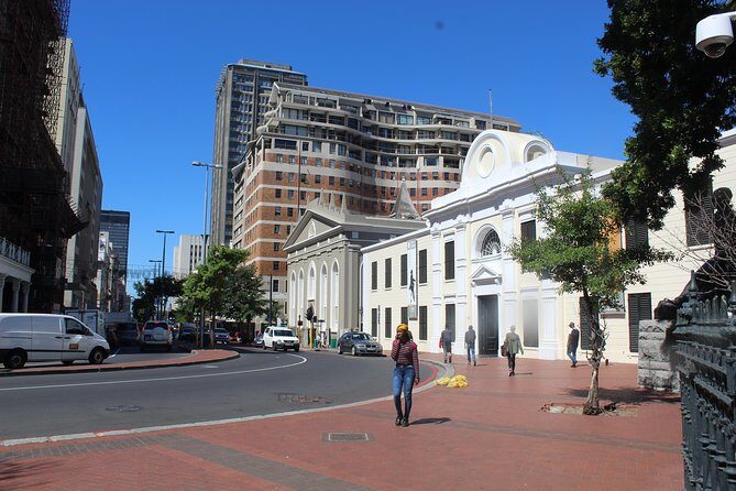 Private City Tour Table Mountain + Cable Car Ticket Camps Bay H/D - The Sum Up