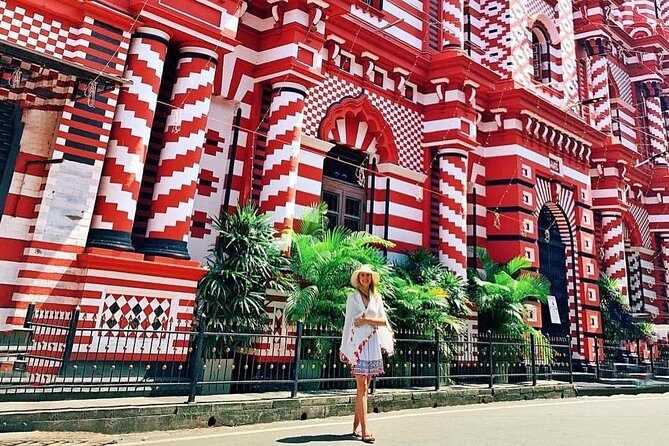 Private Colombo Sightseeing By Tuk Tuk - The Guides Role