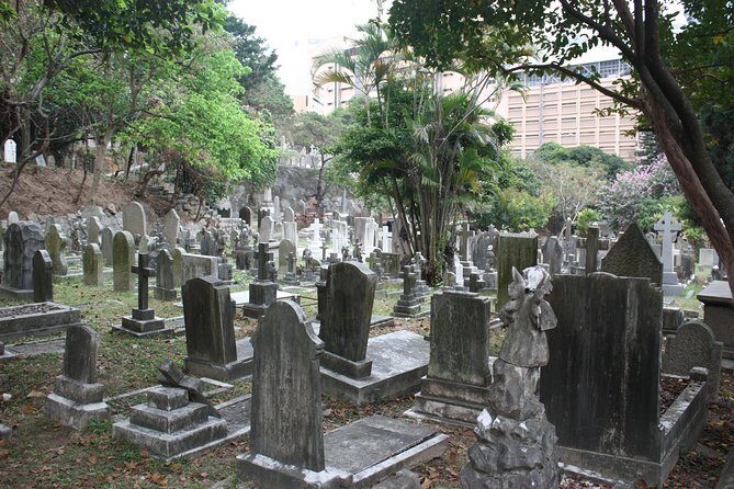 Private colonial Cemeteries tour - A Detailed Look at the Cemeteries Experience