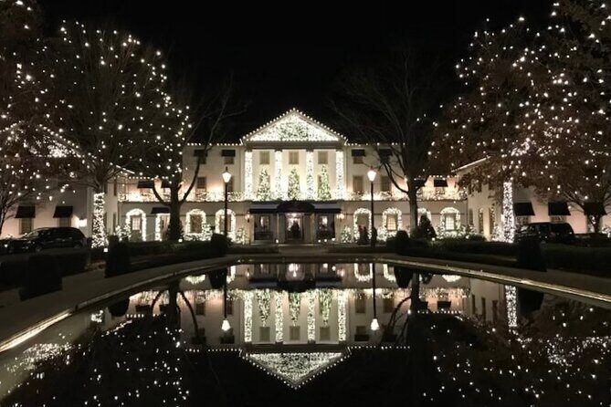 Private Colonial Williamsburg Christmas Holiday Decorations Walking Tour - Key Points