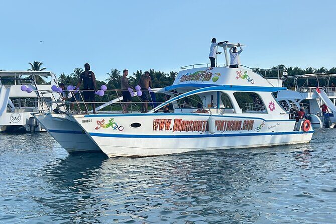Private Cruise with BBQ - Slide And Open Bar - Who Should Consider This Tour?
