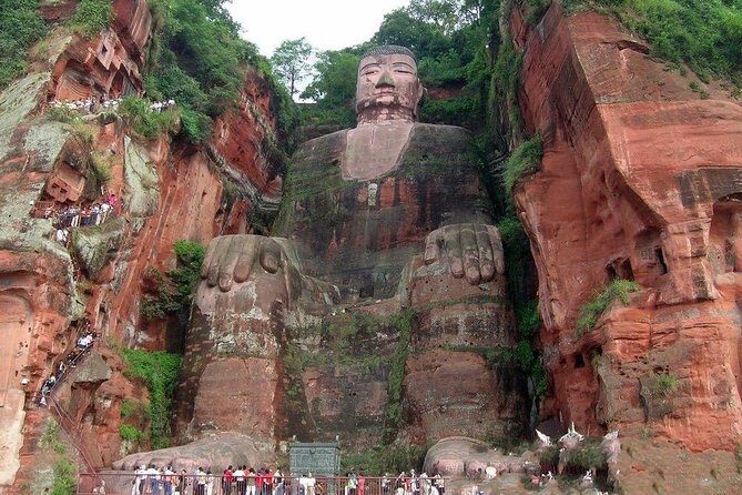 Private Day Tour to Chengdu from Beijing by Air: Leshan Giant Buddha and Pandas - Discovering the Leshan Buddha and Pandas: An In-Depth Review