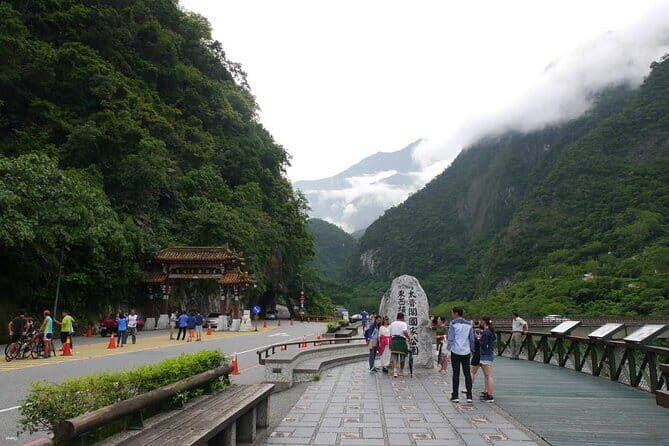 Private Day Tour to East Coast Jade Picking from Hualien - Jade Picking at Bai Bao Xi
