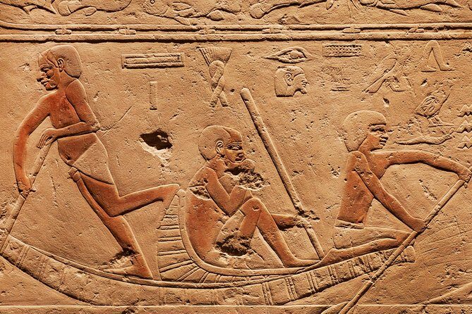 Private Day Tour to Giza and Saqqara with Guide - Exploring Giza: Pyramids, Sphinx, and Valley Temple