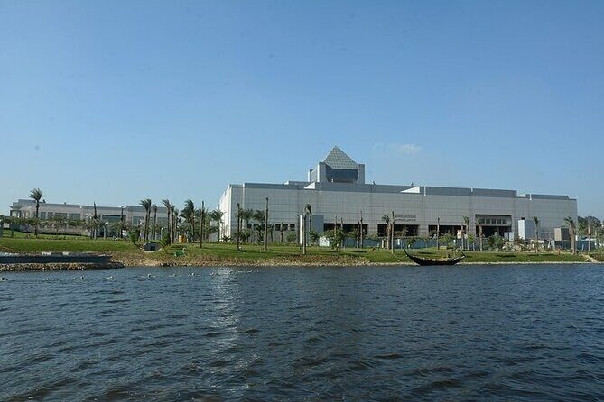 Private Day Tour to Giza Pyramids And Civilization Museum& Bazaar - FAQ