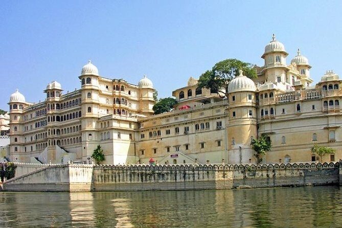Private Day Tour To Kumbhalgarh Fort And Ranakpur Jain Temple From Udaipur - Who Should Consider This Tour?
