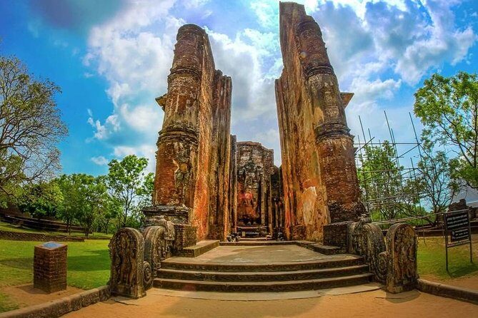 Private Day Trip To Anuradhapura Ancient City - Key Points