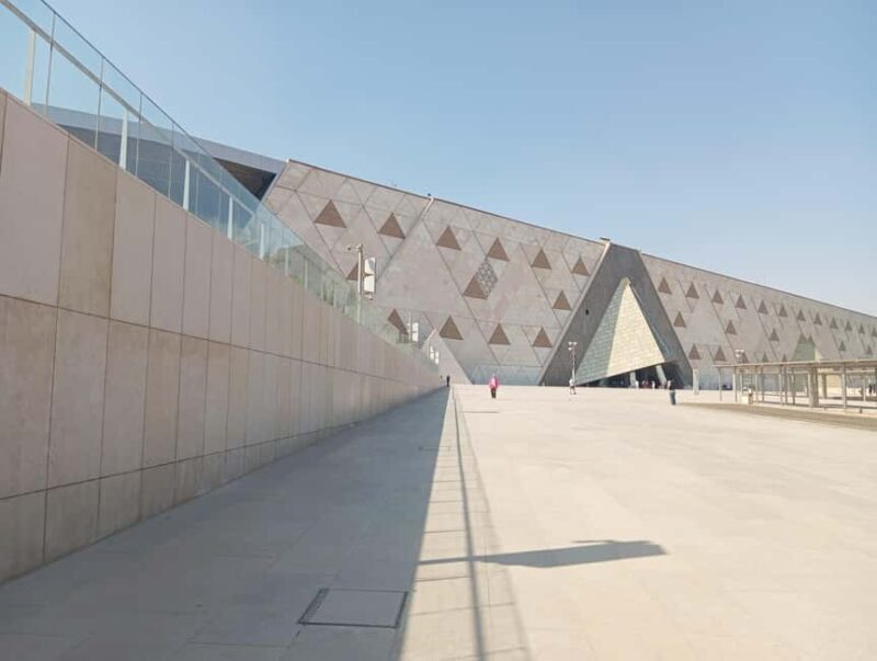 Private day:Pyramids and Grand Egyptian Museum with shopping - Analyzing the Value